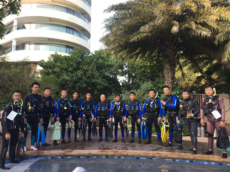 三亞海昌夢(mèng)幻海洋不夜城潛水員培訓